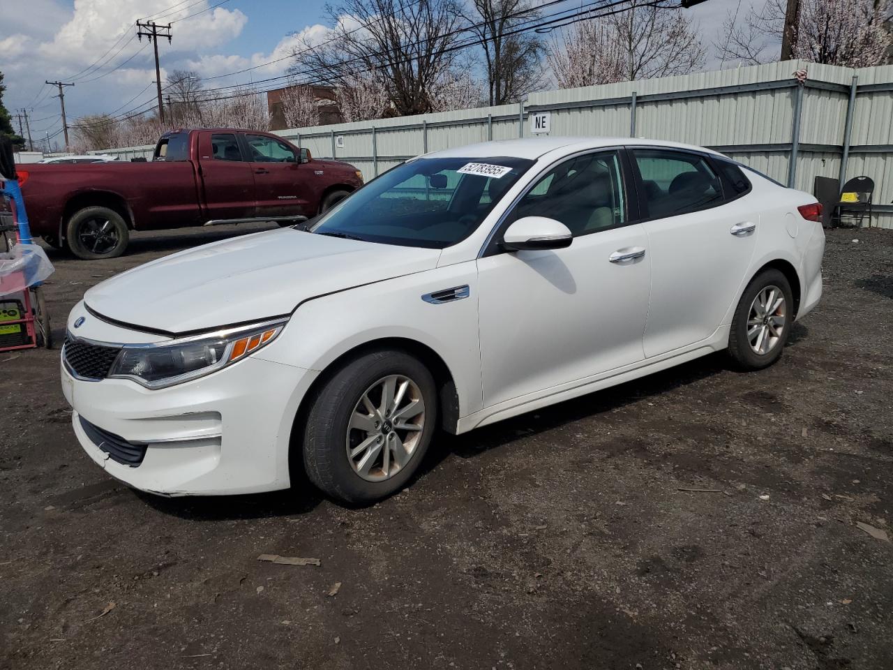 2016 Kia Optima Lx zu verkaufen in New Britain, CT - All Over