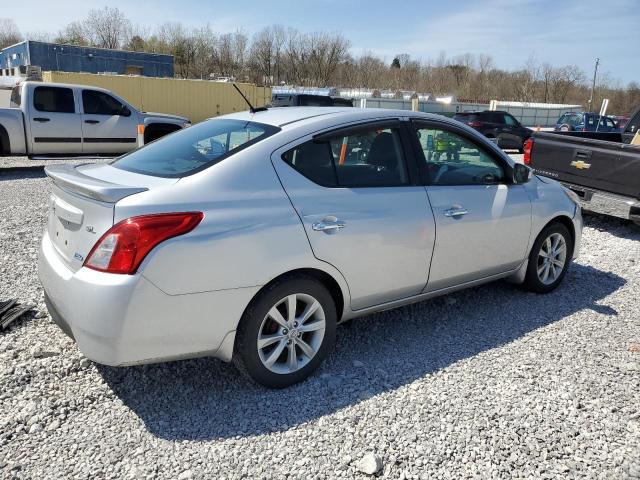  NISSAN VERSA 2015 Srebrny