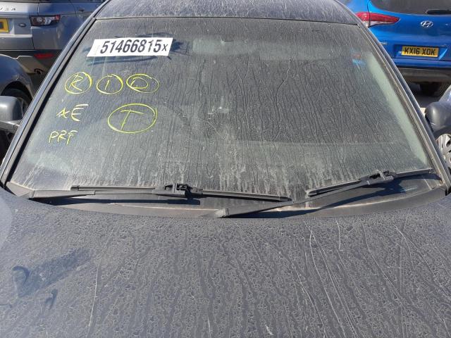2002 VOLKSWAGEN PASSAT SPO