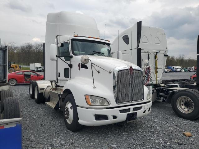 2013 Kenworth T660 Semi Truck