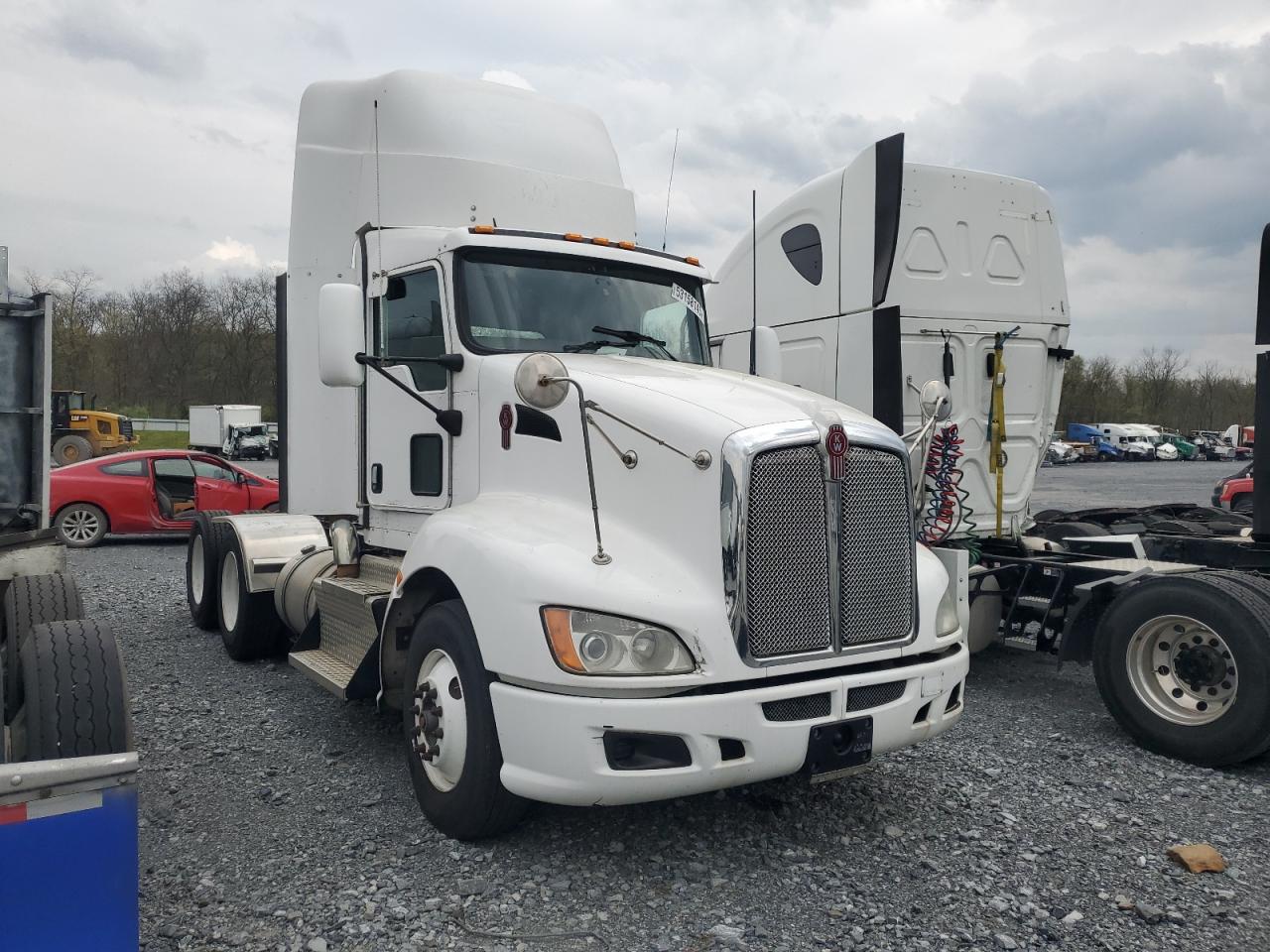2013 Kenworth T660 Semi Truck for Sale in Grantville, PA - Normal Wear