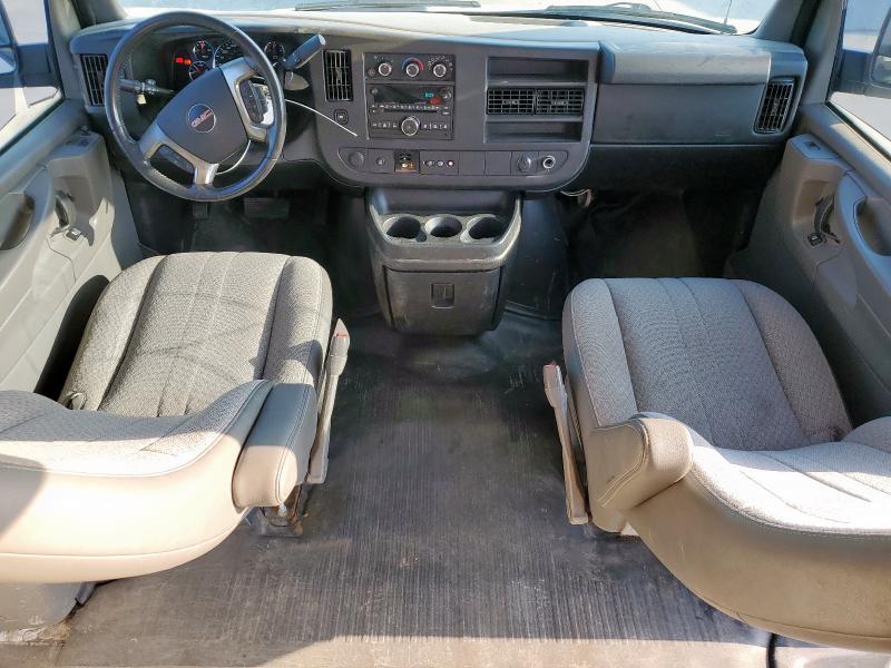  GMC SAVANA 2012 Белый