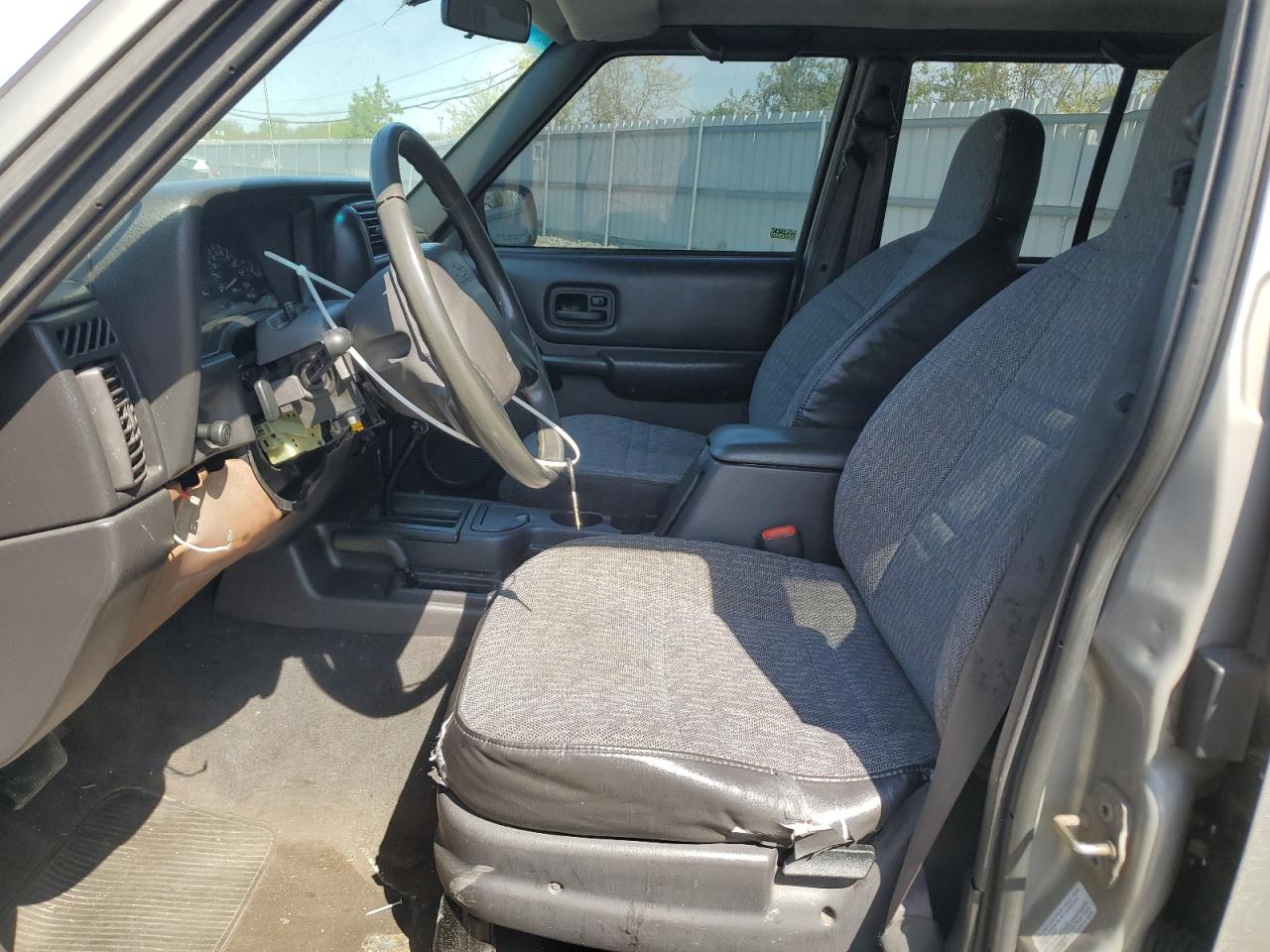 2000 Jeep Cherokee Sport VIN: 1J4FF48S9YL220831 Lot: 54304615