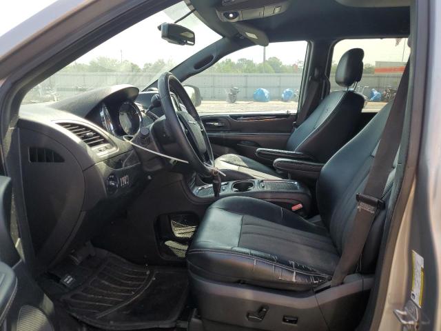  CHRYSLER TOWN & C 2015 Серебристый