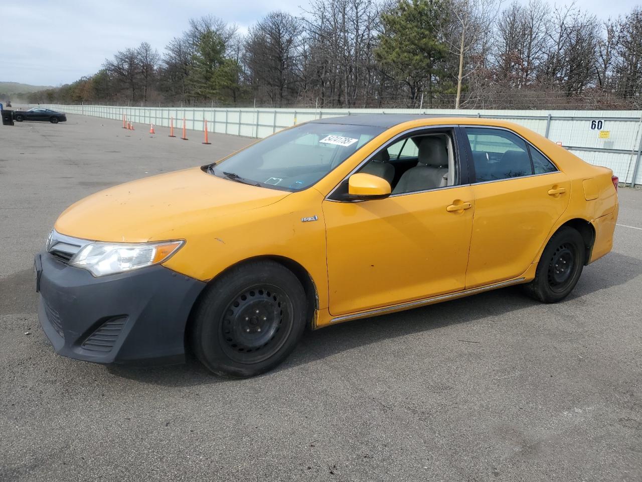 2014 Toyota Camry Hybrid de vânzare în Brookhaven, NY - Front End
