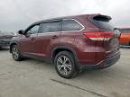 2019 Toyota Highlander Le   for Sale in Grand Prairie, TX - Front End