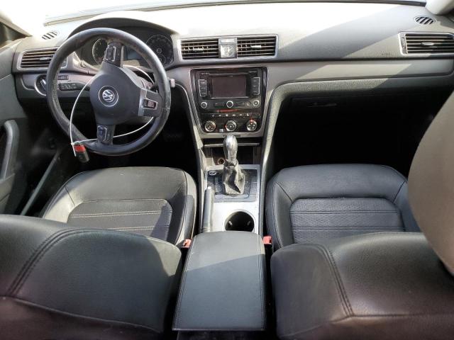  VOLKSWAGEN PASSAT 2015 Серебристый