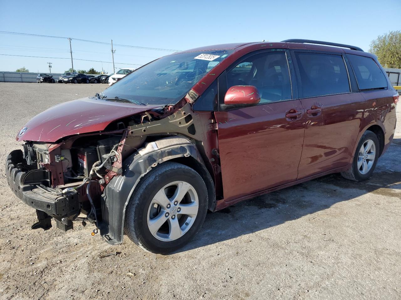 2017 Toyota Sienna Le for Sale in Oklahoma City, OK - Front End