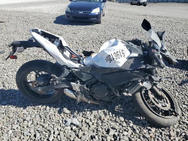  KAWASAKI EX650 M 2020 Белый