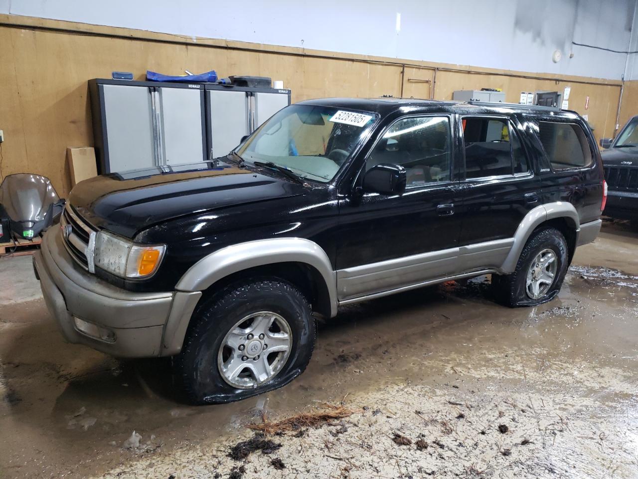 2000 Toyota 4Runner Limited for Sale in Kincheloe, MI - Minor Dent/Scratches