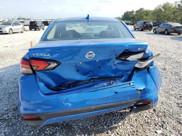  NISSAN VERSA 2021 Синій