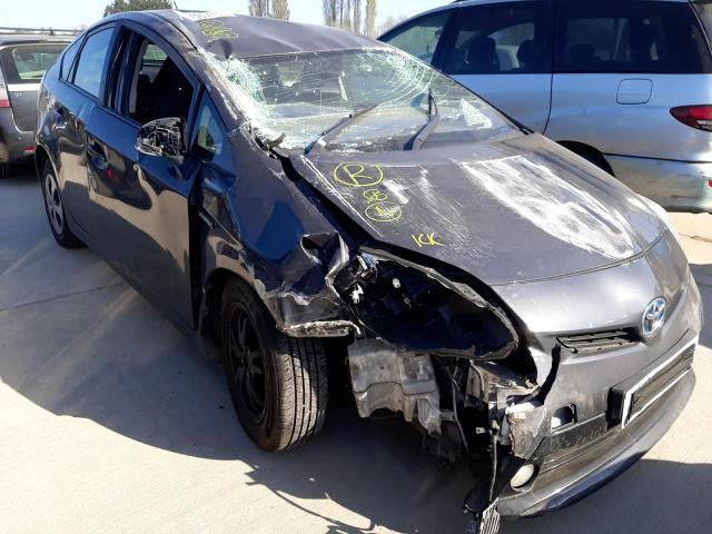 2015 TOYOTA PRIUS T3 V