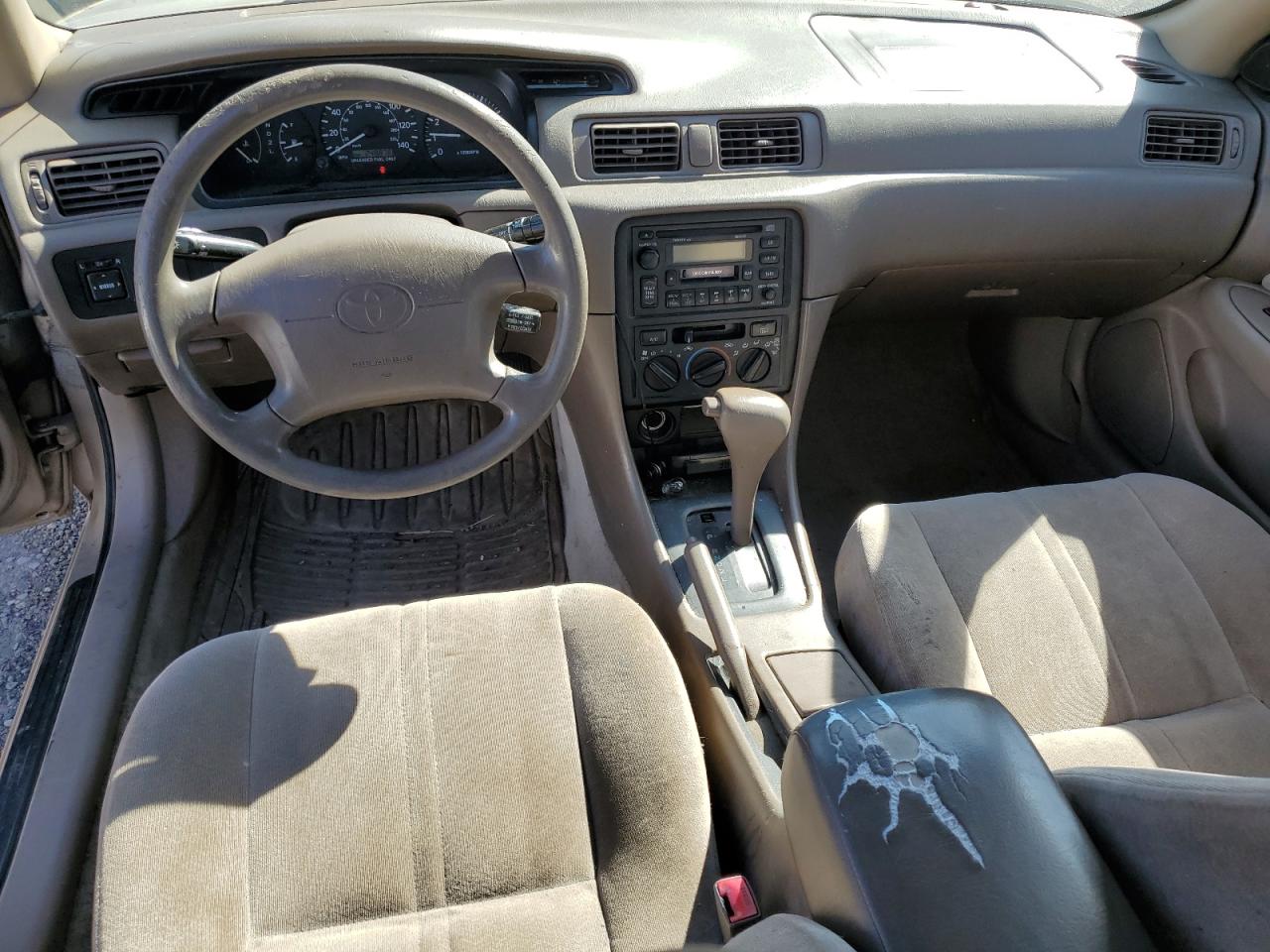 1999 Toyota Camry Le VIN: JT2BG22K1X0319053 Lot: 53669275