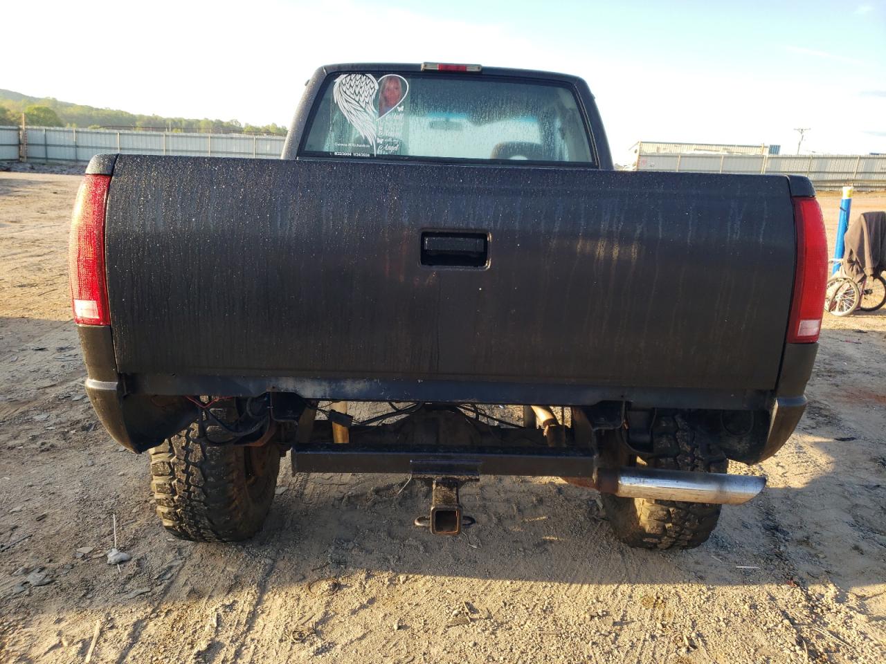 1994 Chevrolet Gmt-400 K2500 VIN: 1GCFK29K8RE311339 Lot: 54236475