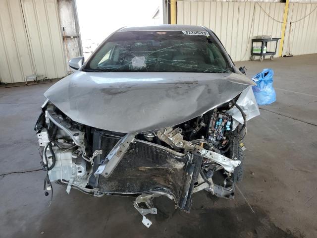 TOYOTA COROLLA 2017 Srebrny