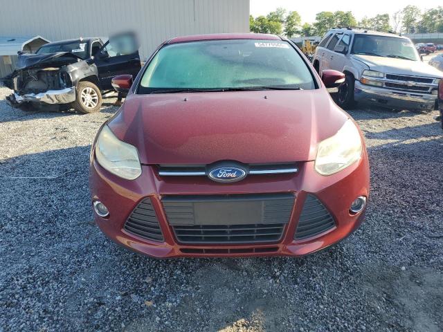 Sedans FORD FOCUS 2014 Czerwony