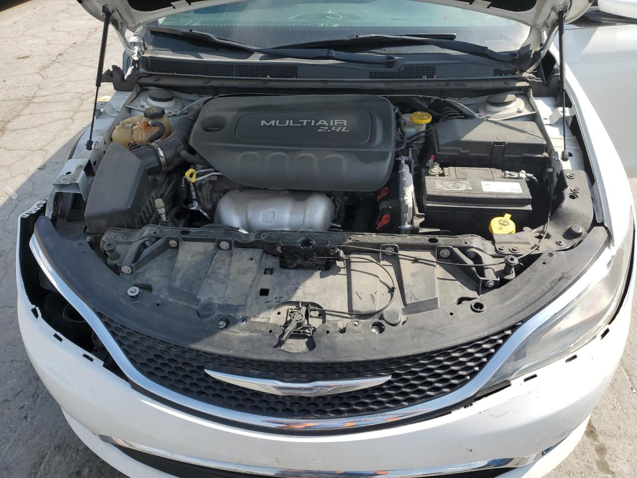 2015 Chrysler 200 Limited VIN: 1C3CCCABXFN676509 Lot: 54914655