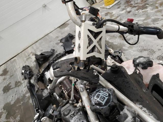2016 SKIDOO RENEGADE