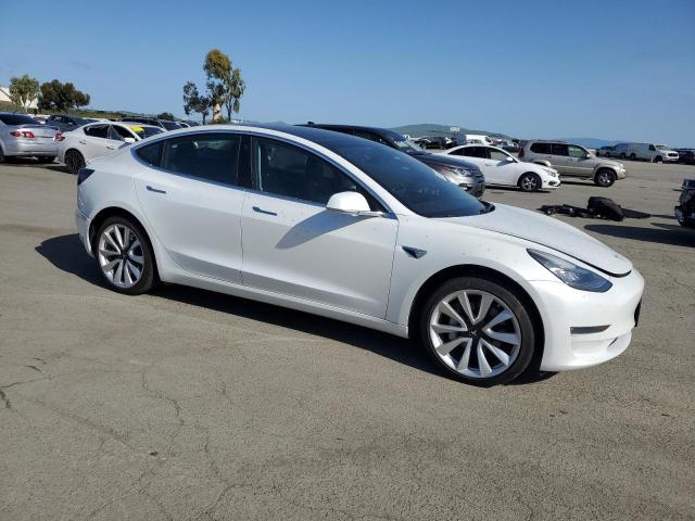  TESLA MODEL 3 2019 Белы