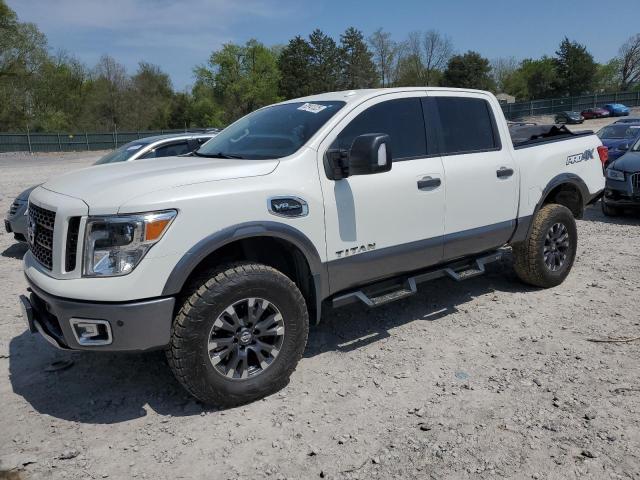  NISSAN TITAN 2017 White
