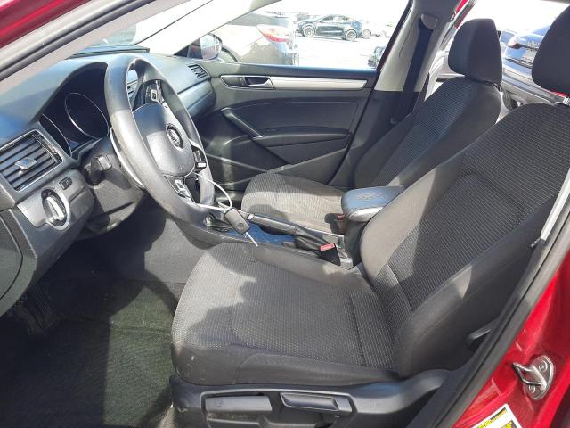 Седаны VOLKSWAGEN PASSAT 2016 Красный