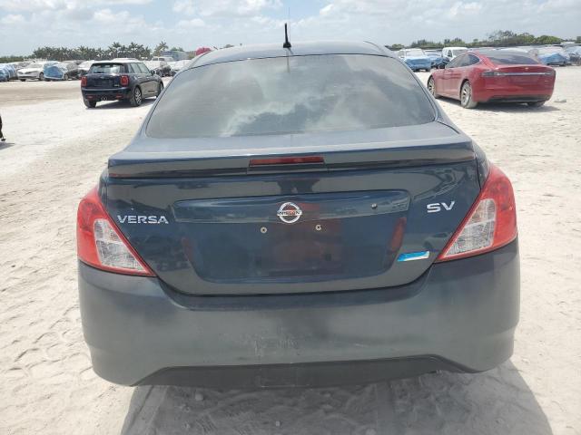 NISSAN VERSA 2015 Серый