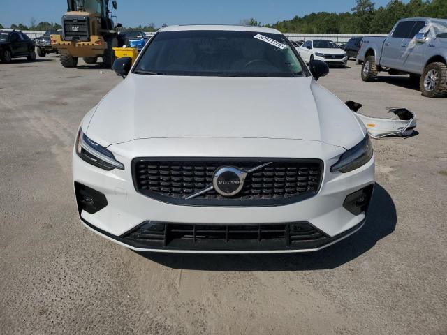  VOLVO S60 PLUS 2024 Biały