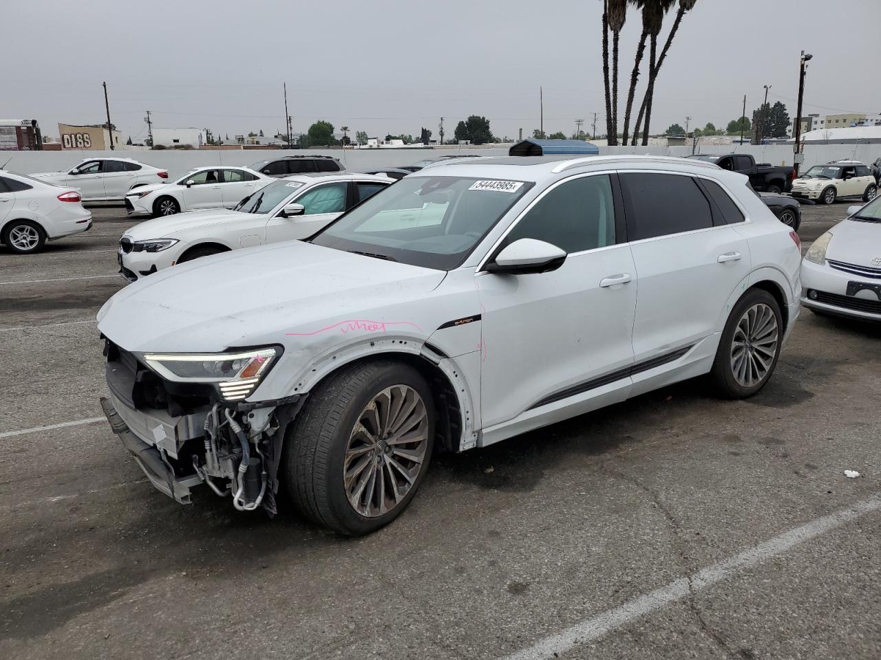 2019 Audi E-Tron Prestige zu verkaufen in Van Nuys, CA - Front End