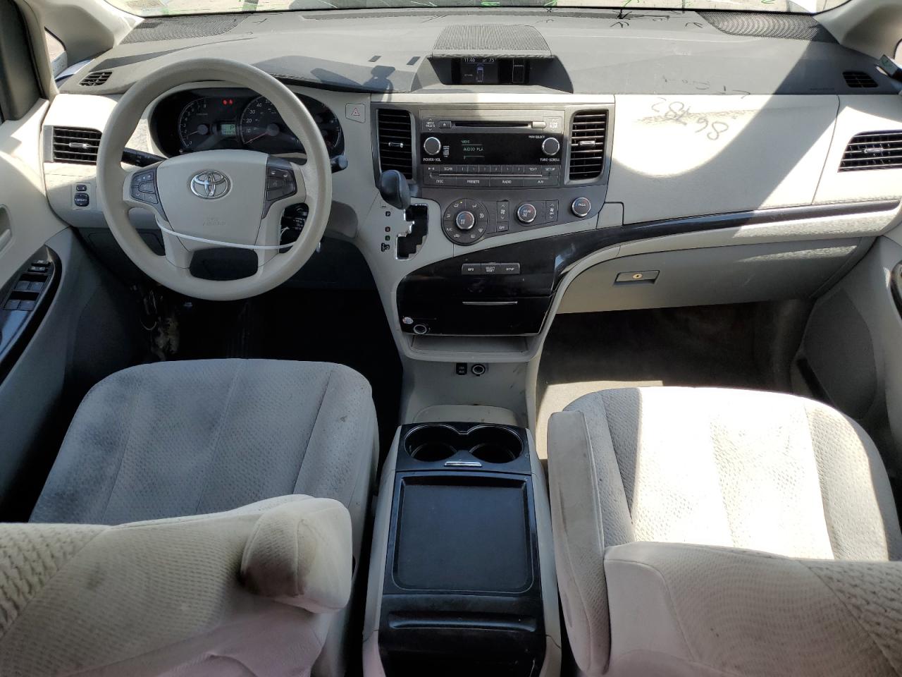 2011 Toyota Sienna Le VIN: 5TDKK3DC5BS143776 Lot: 54421375