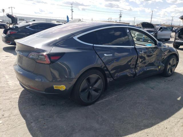  TESLA MODEL 3 2018 Серый
