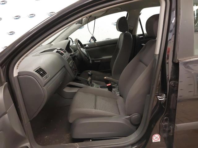 2005 VOLKSWAGEN GOLF FSI S