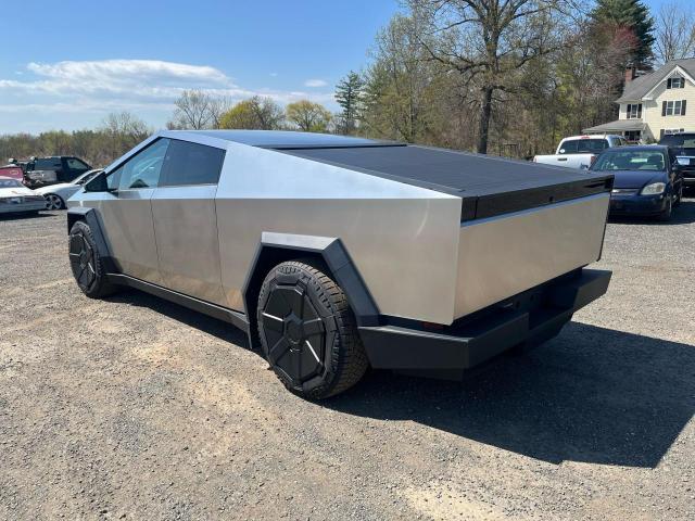 2024 TESLA CYBERTRUCK 
