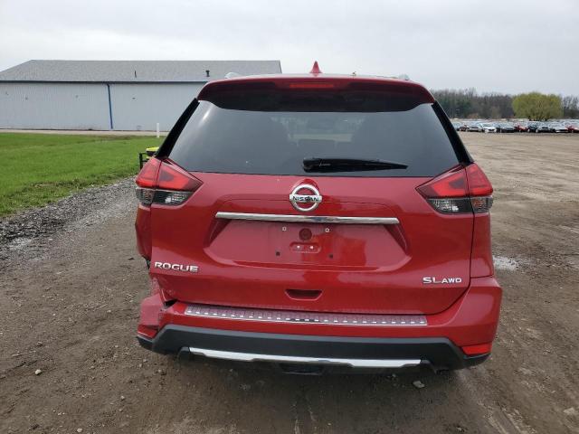  NISSAN ROGUE 2017 Czerwony