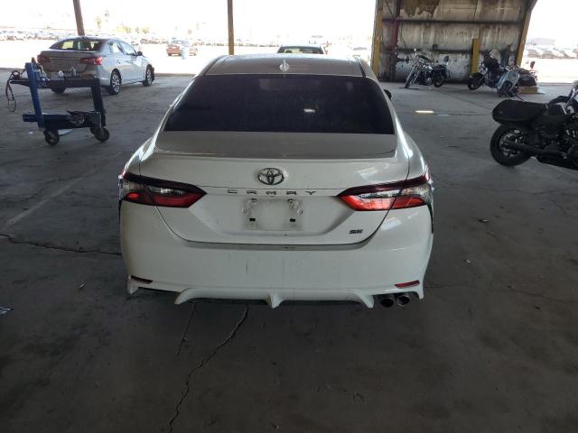  TOYOTA CAMRY 2021 Biały