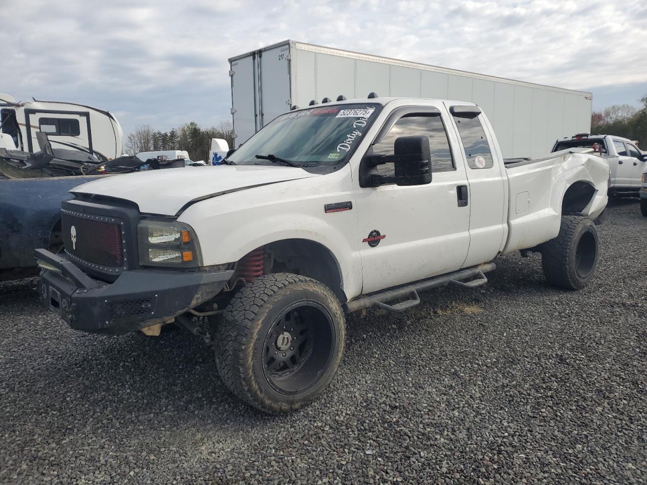 2006 Ford F350 Srw Super Duty for Sale in Fredericksburg, VA - Rear End