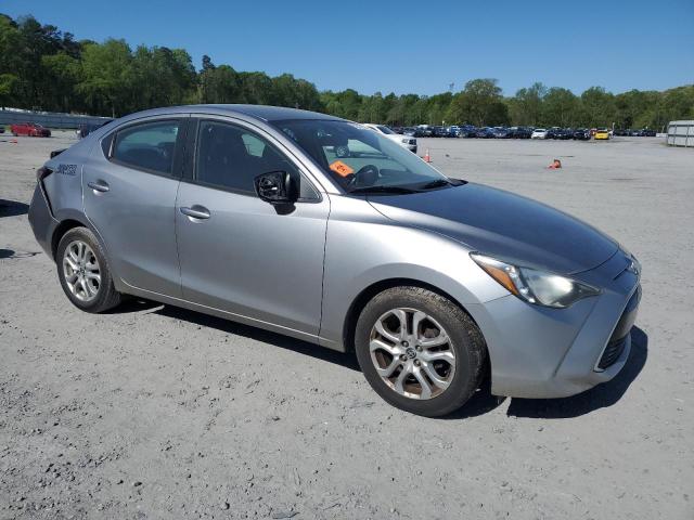  TOYOTA SCION 2016 Srebrny