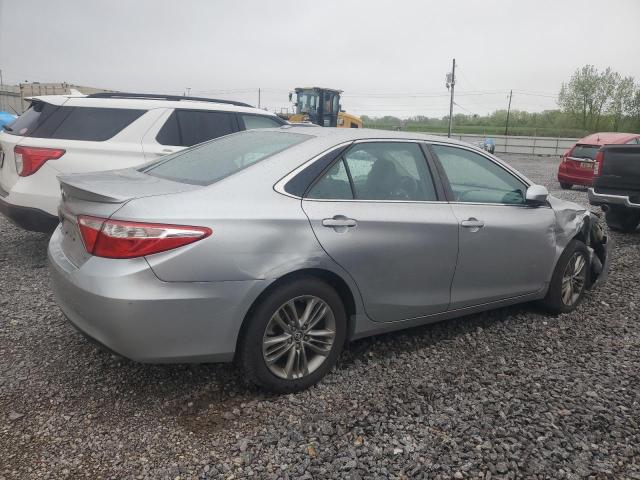  TOYOTA CAMRY 2016 Srebrny