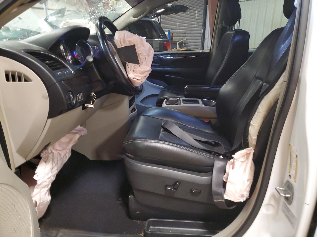 2015 Chrysler Town & Country Touring VIN: 2C4RC1BG4FR673211 Lot: 51373025