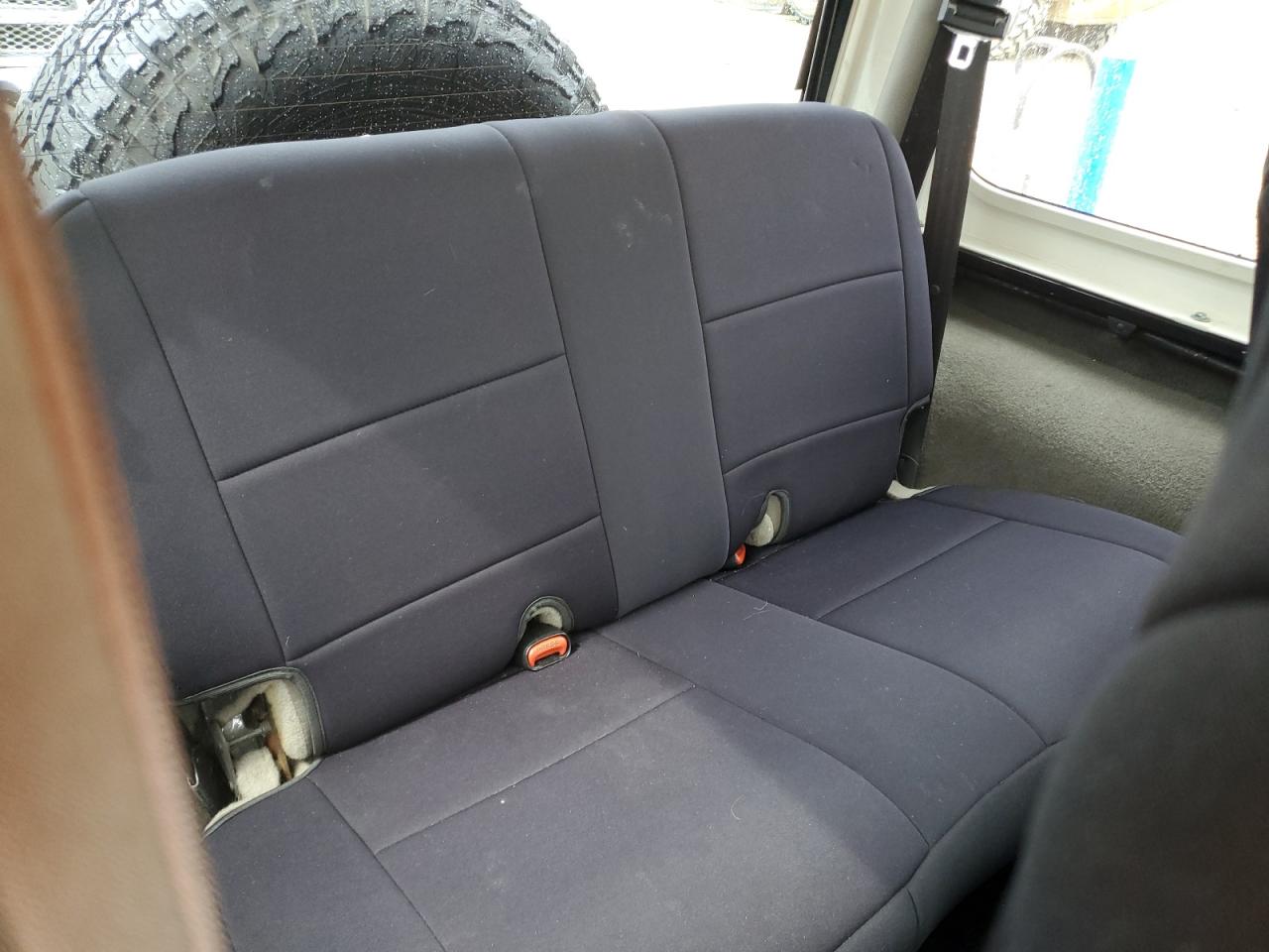 2004 Jeep Wrangler / Tj Sahara VIN: 1J4FA59SX4P722608 Lot: 51223345
