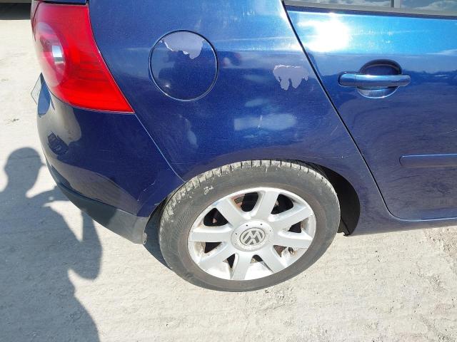 2005 VOLKSWAGEN GOLF GT TD