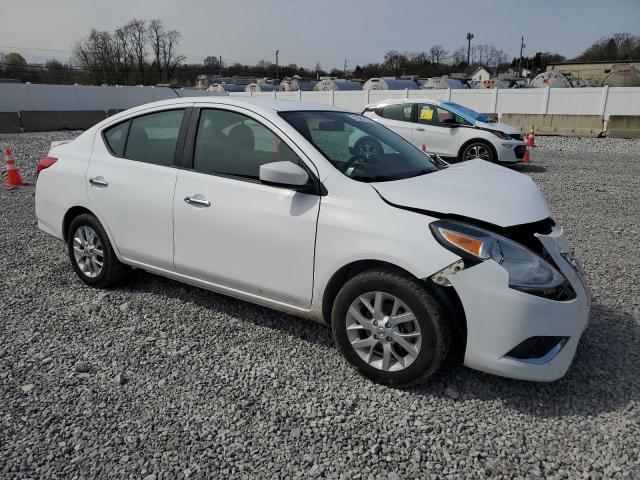 NISSAN VERSA 2018 Білий