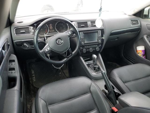 Sedans VOLKSWAGEN JETTA 2017 White