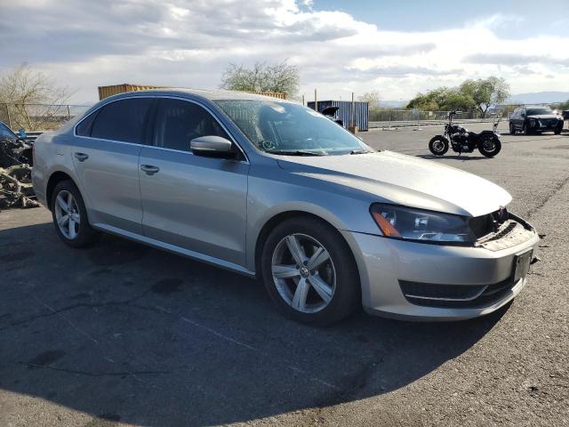  VOLKSWAGEN PASSAT 2013 Szary
