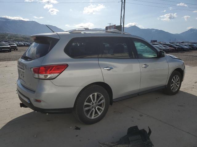 NISSAN PATHFINDER 2016 Srebrny