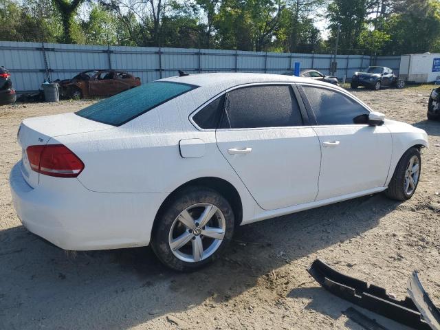  VOLKSWAGEN PASSAT 2015 Белый