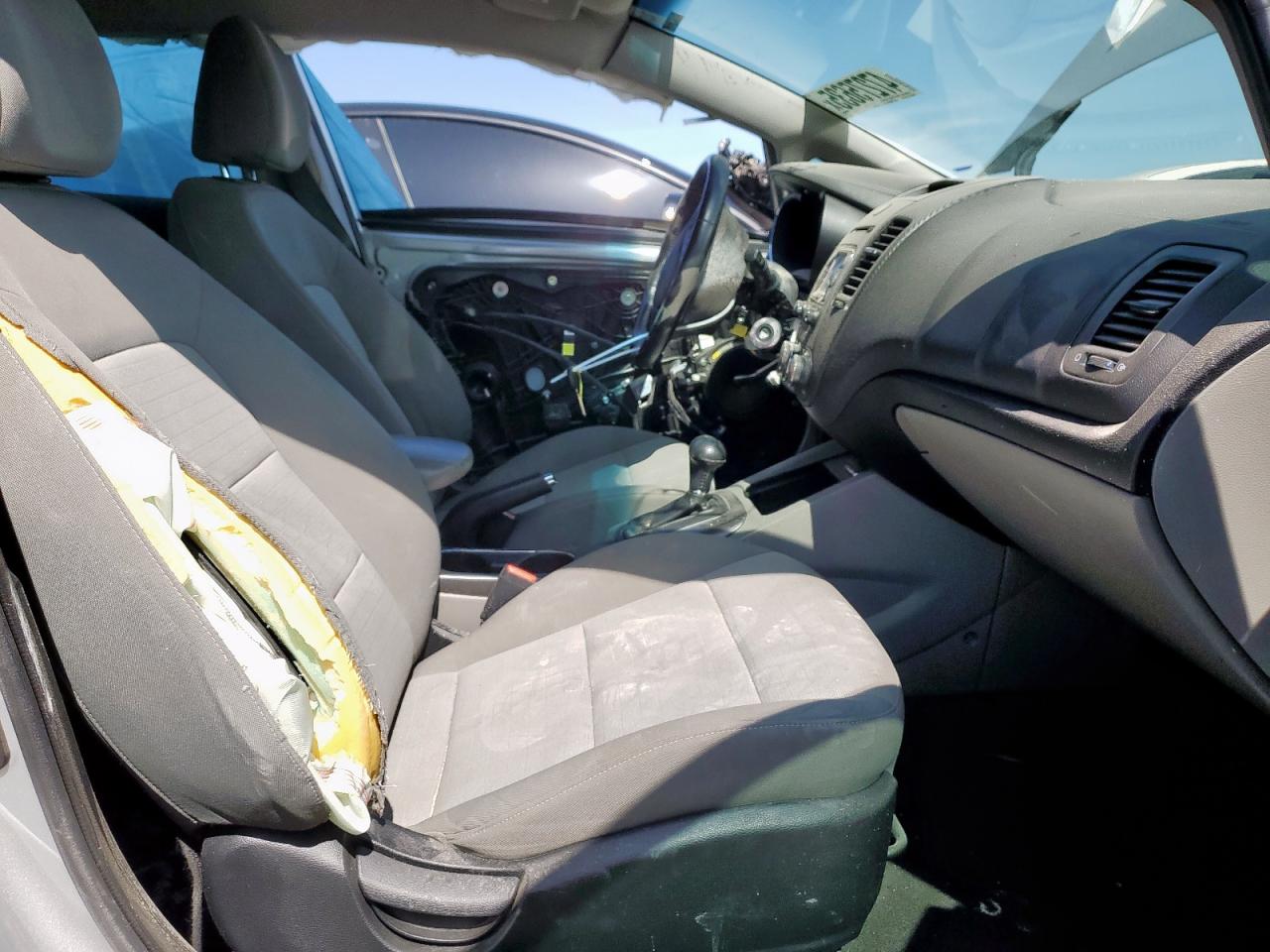 2014 Kia Forte - Image 7
