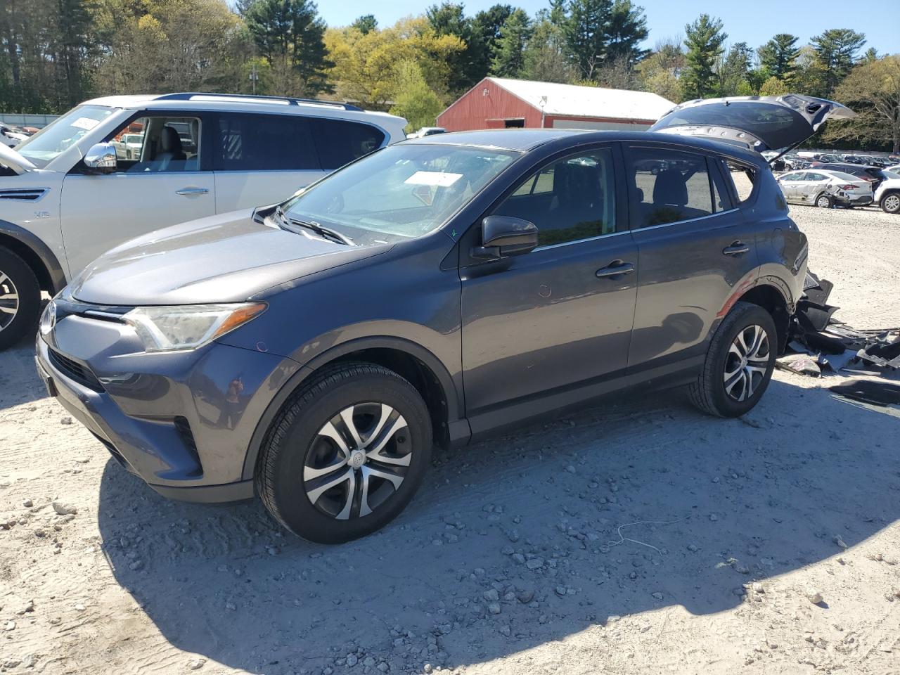2016 Toyota Rav4 Le იყიდება Mendon-ში, MA - Rear End