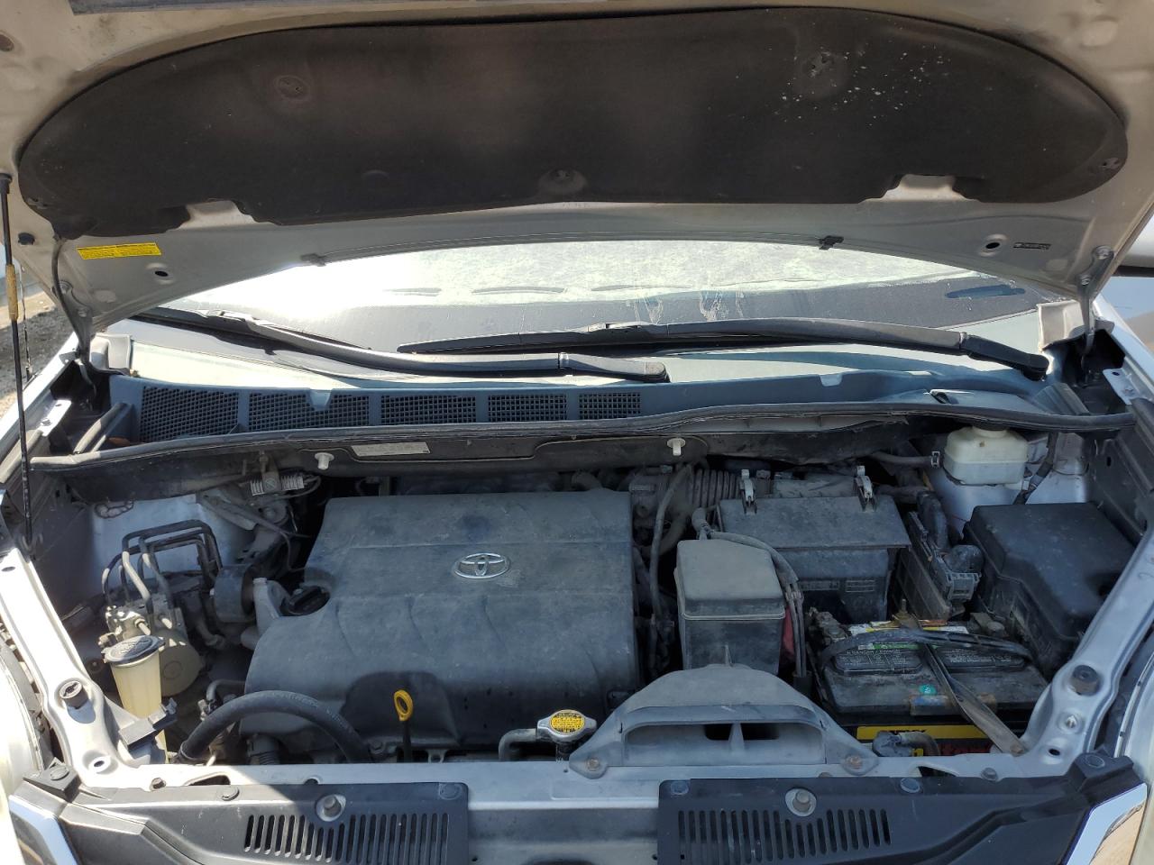 5TDKK3DC8BS157414 2011 Toyota Sienna Le