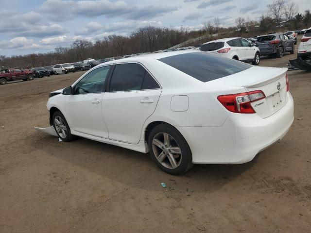 Sedans TOYOTA CAMRY 2012 White