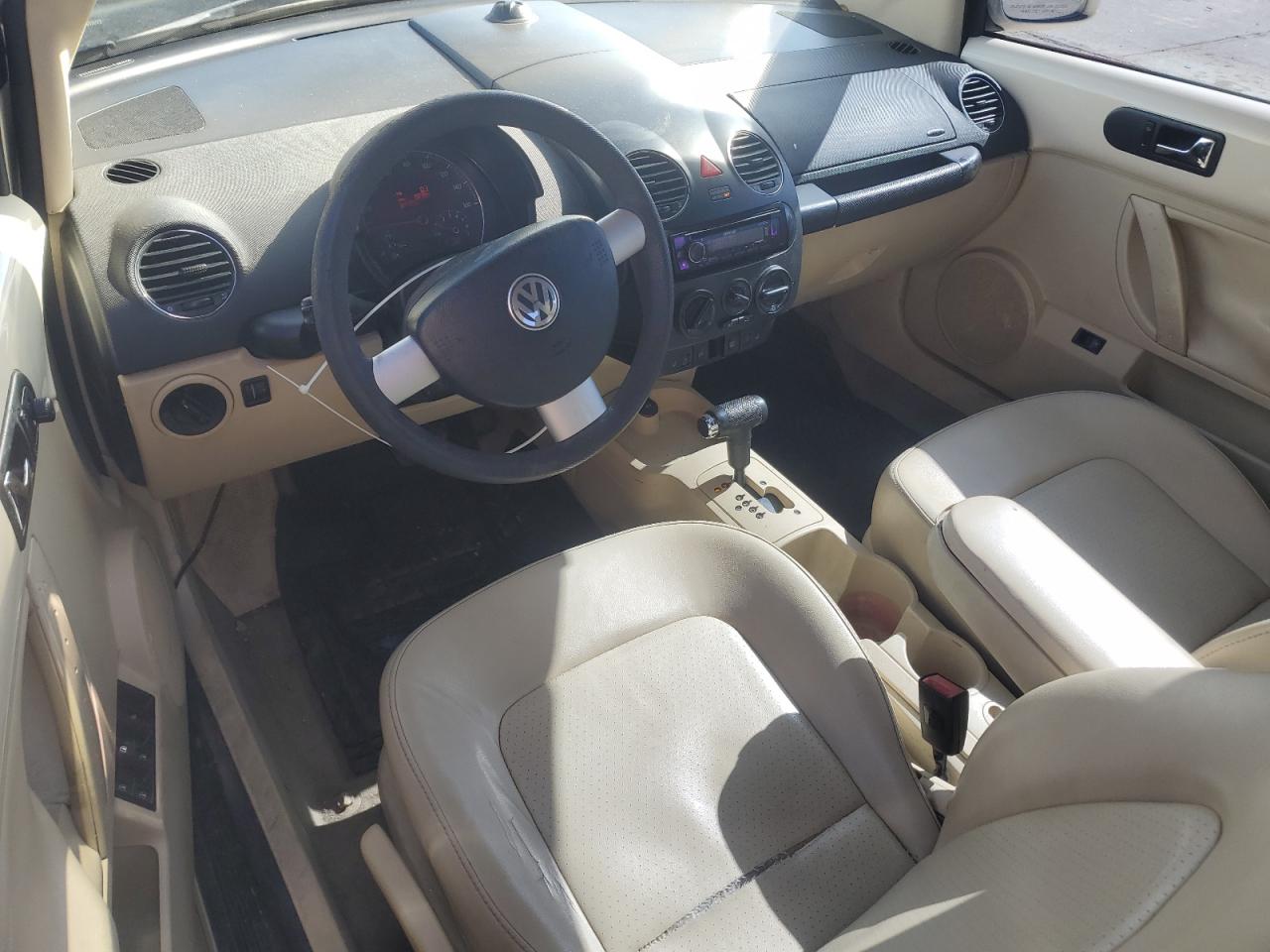 2006 Volkswagen New Beetle Convertible Option Package 1 VIN: 3VWRF31Y56M300258 Lot: 52925475
